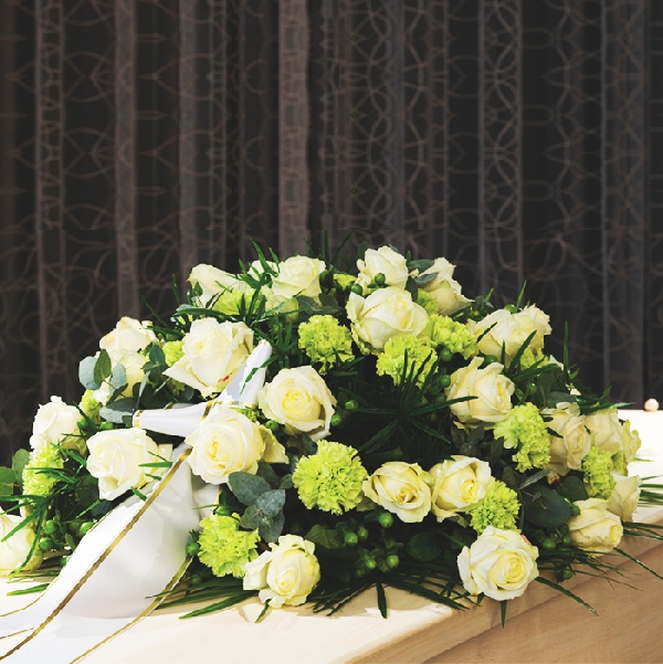 Ramo Fúnebre, rosas y claveles 