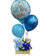 Arreglo de nacimiento de niño con globos en helio